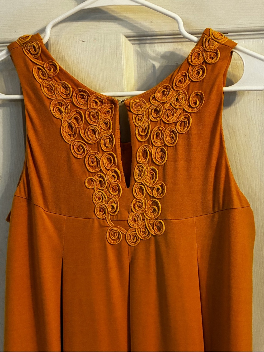 Loalde Woman’s Mustard Yellow Sleeveless shift Dress, Size: 4 - Picture 5 of 12